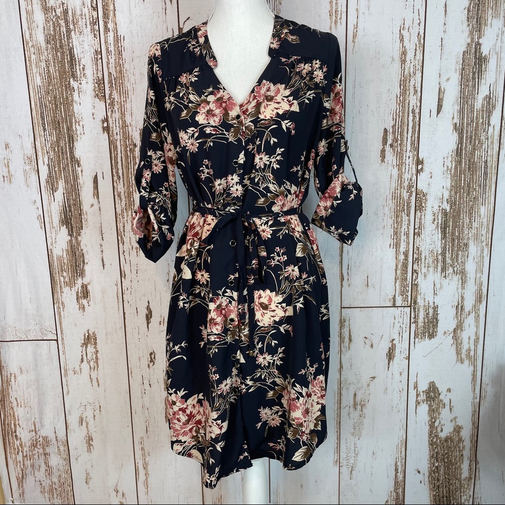 41 Hawthorn Floral Navy Button Down Dress Medium